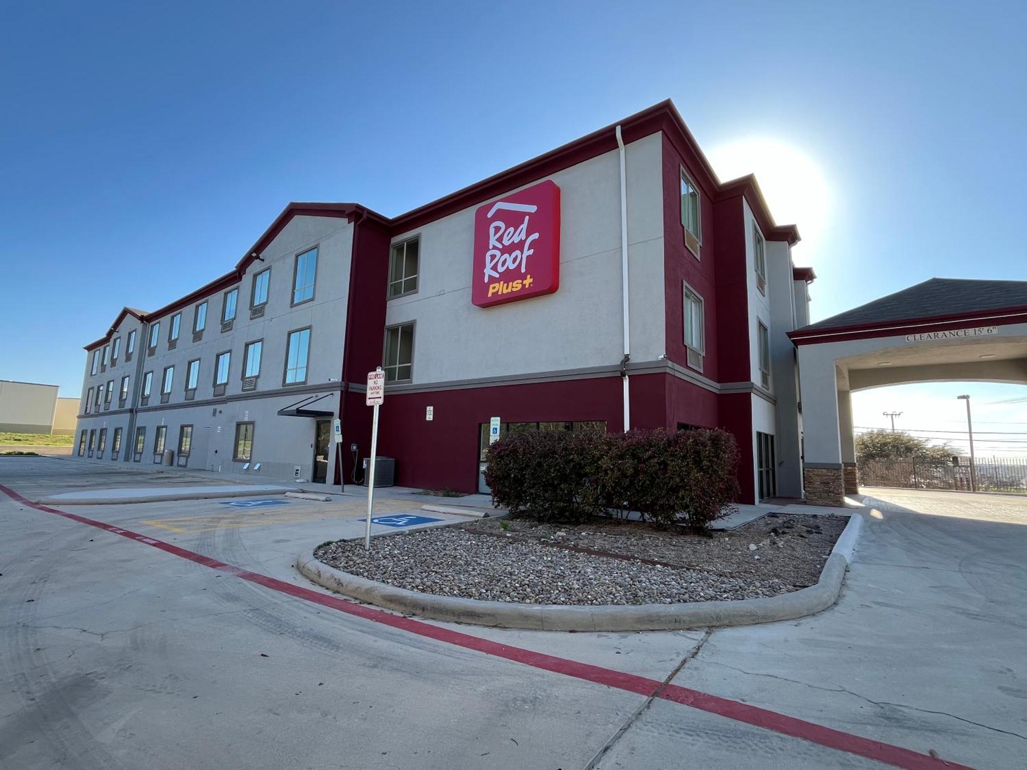 Red Roof Plus San Antonio Northeast Экстерьер фото